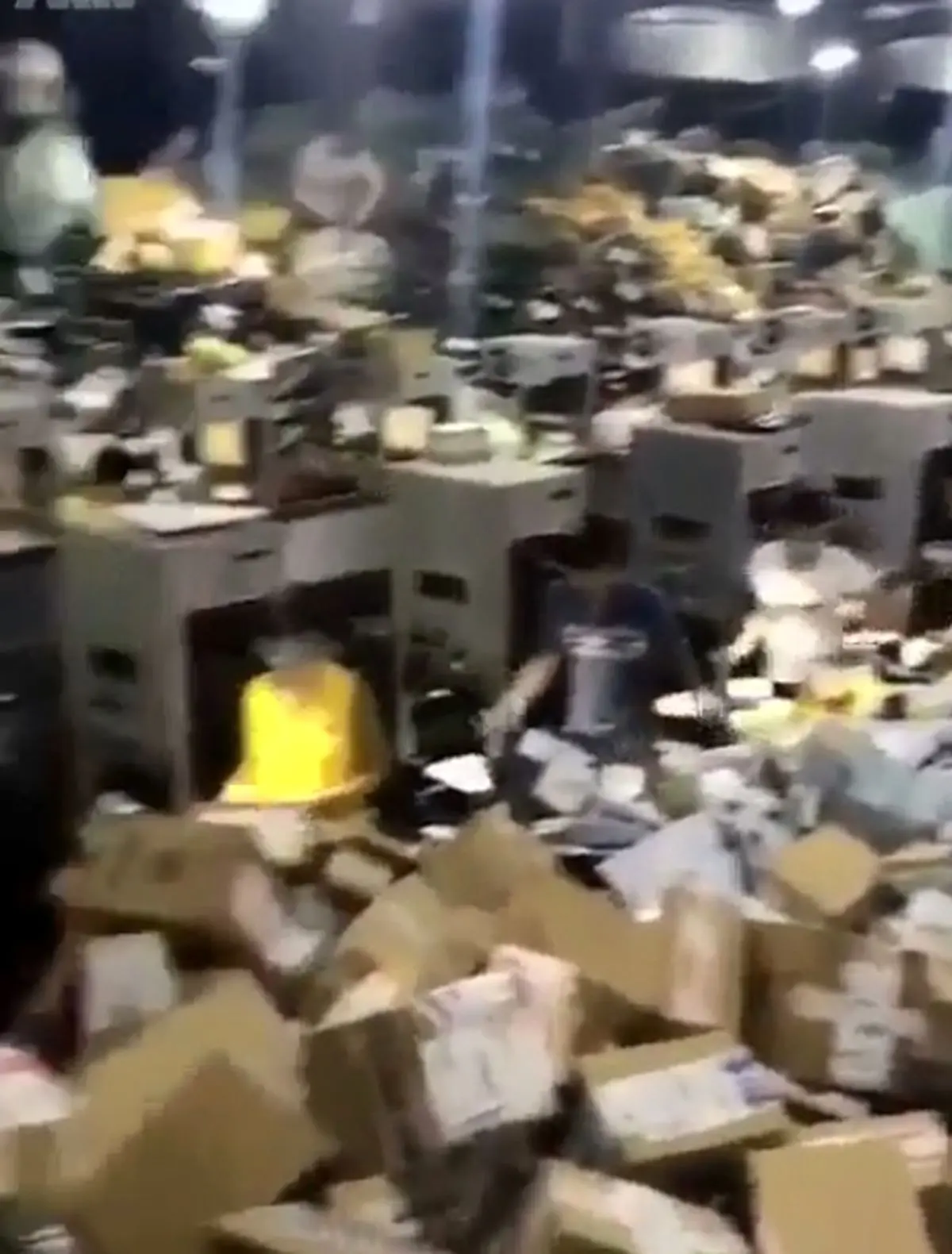 یک روز معمولی تو اداره پست چین