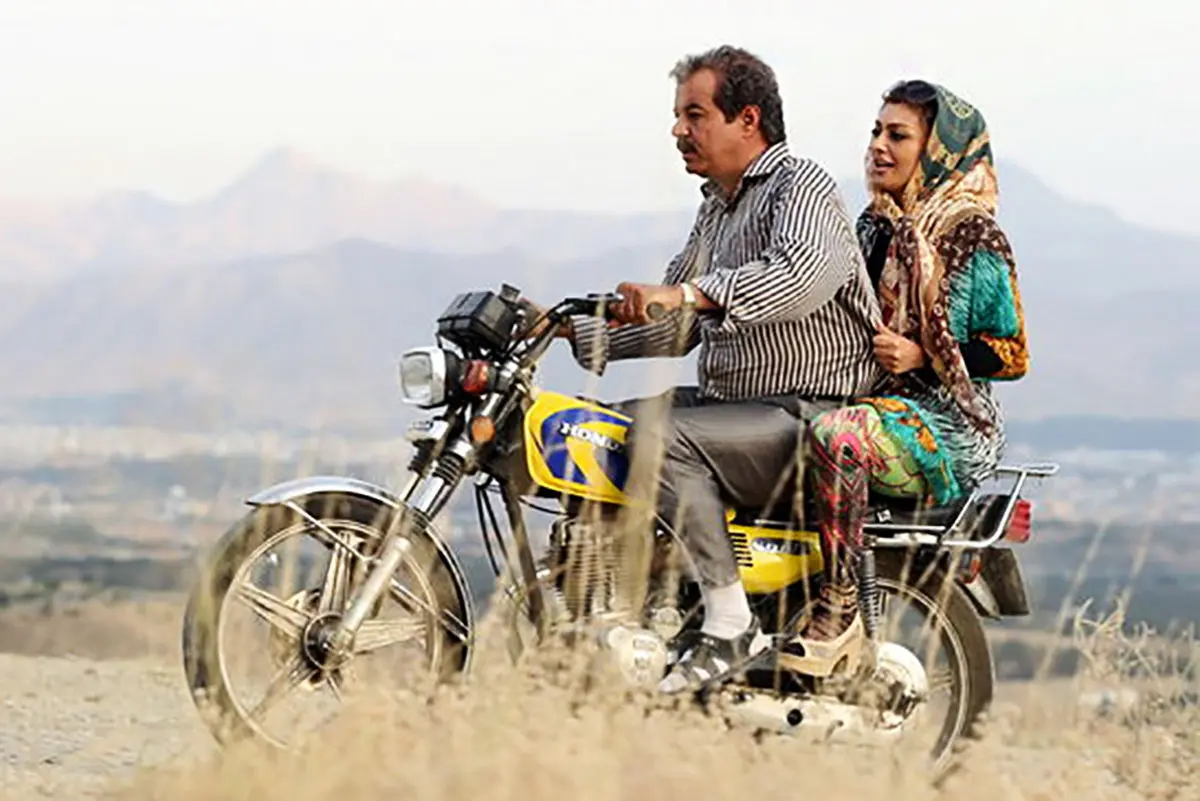 توییت فعال فرهنگی با موضوع فریب مردم نسبت به فیلم رحمان ۱۴۰۰