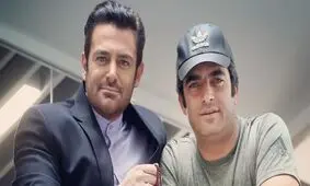 توهین منوچهر هادی،کارگردان فیلم سخیف و مبتذل «رحمان۱۴۰۰» به منتقدان فیلمش+ویدئو
