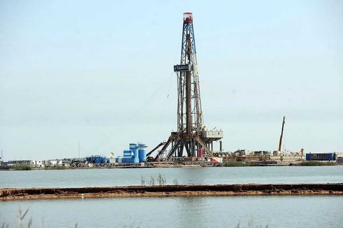 هیچ نفتی درهورالعظیم نشت نکرده است/میادین غرب کارون تحت کنترل است