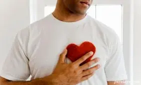 چگونه از احساسات واقعی یک مرد سر دربیاوریم؟ ( علائم عاشق شدن مردها )