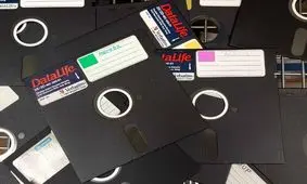 داستان عجیب زنی که هر روز از فلاپی دیسک خود کپی می‌گرفت!