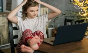 ۷ دلیل که ثابت می‌کند دورکاری بهتر از کار در شرکت است