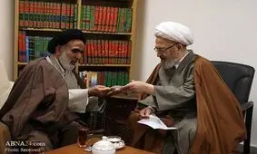 یک مرجع تقلید، پول فروش منزل خود را به سیل زدگان اهداء کرد