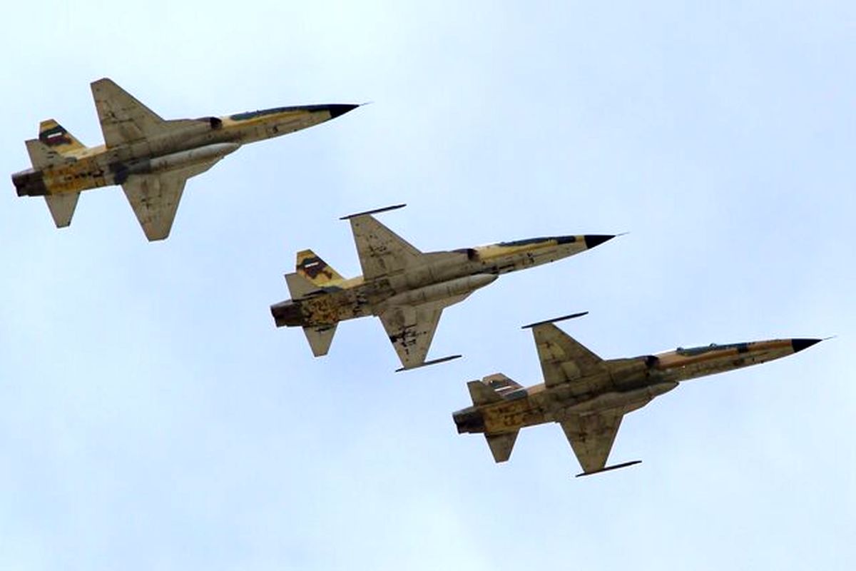 رژه تمرینی جنگنده بمب‌افکن‌های نهاجا بر فراز تهران