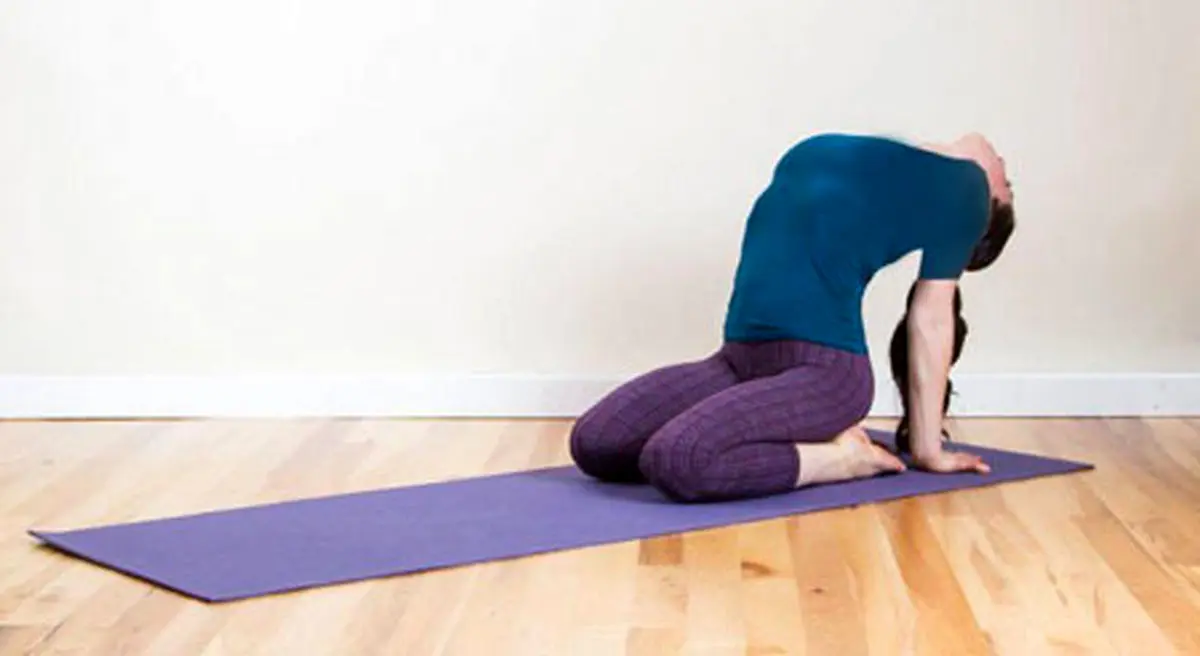 ﻿درمان سر درد با حرکات یوگا