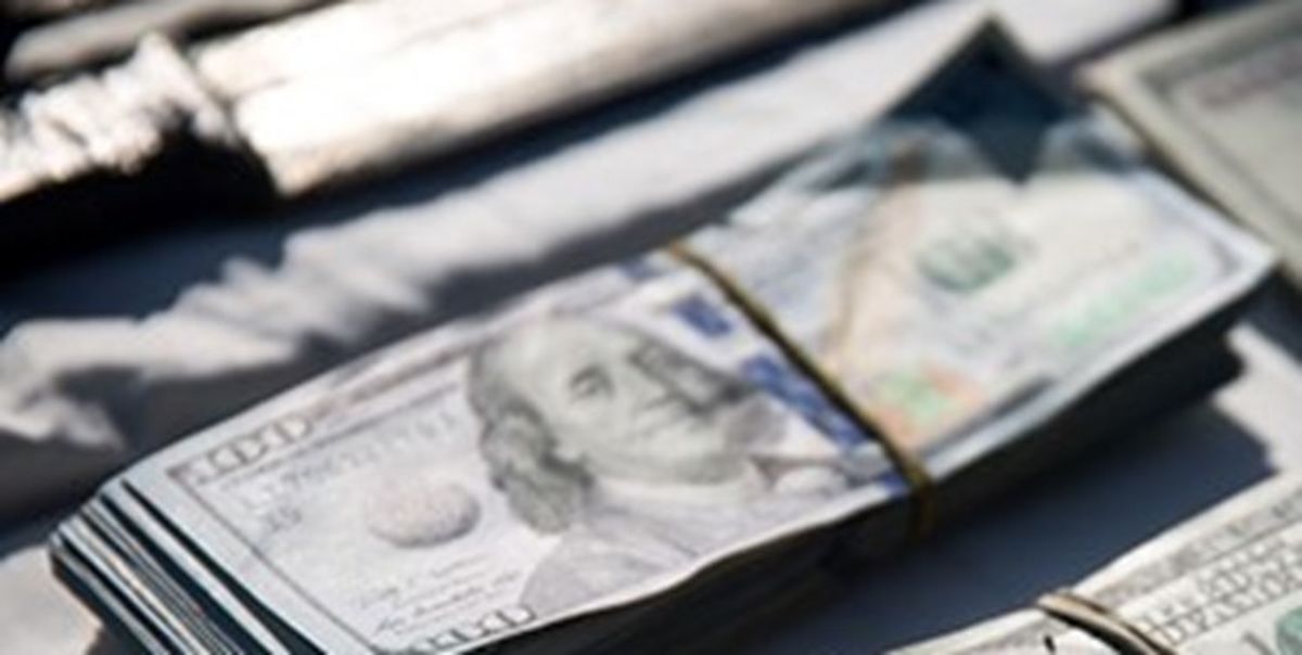 انهدام باند توزیع دلارهای تقلبی در شاهین شهر