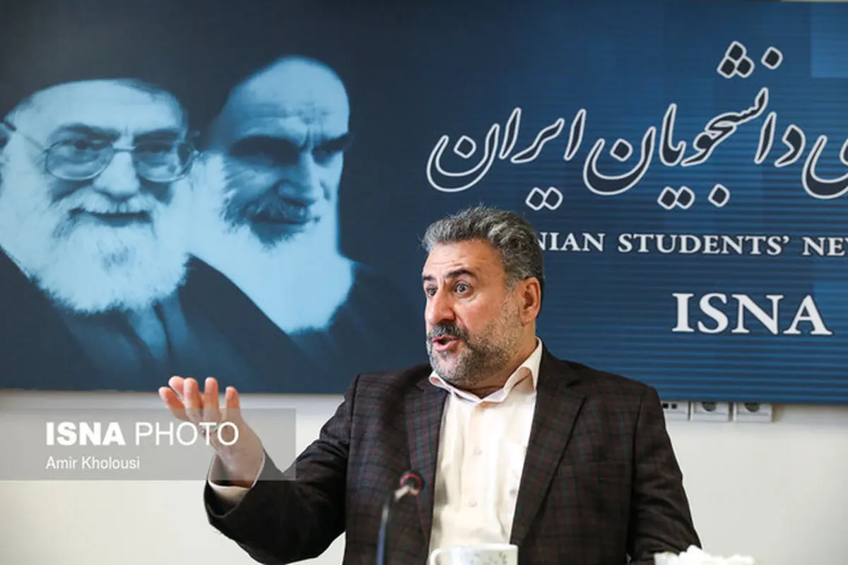 فلاحت‌پیشه: قرار نیست مملکت، نظامی یا تنگه هرمز بسته شود