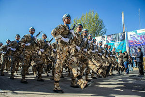 مراسم رژه روز ارتش در بلوار نماز مشهد آغاز شد