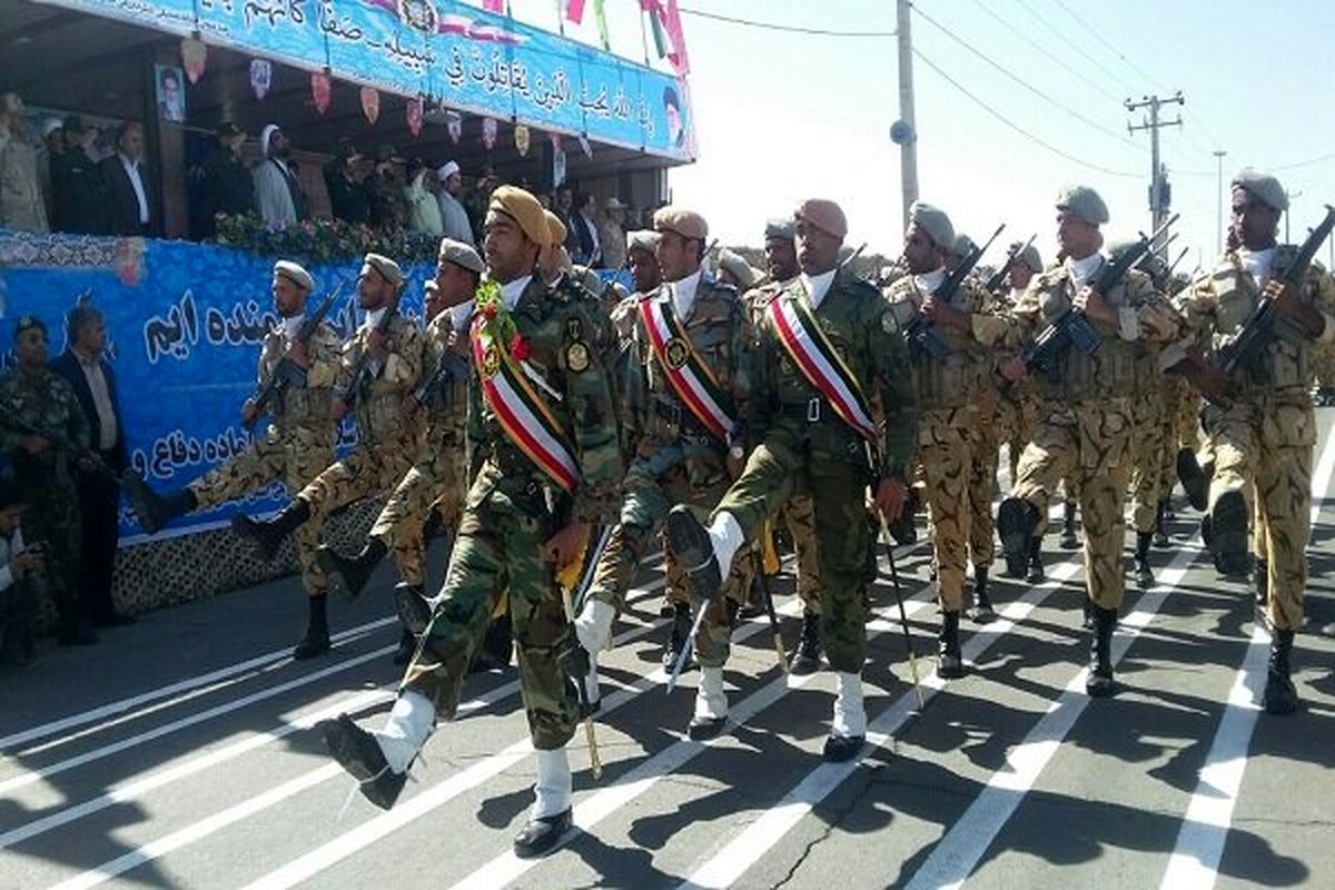 رژه باشکوه نیروهای مسلح در سیستان و بلوچستان برگزار شد