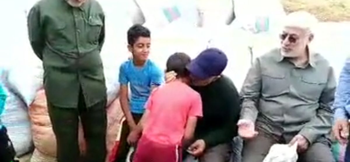 دیدار سردار سلیمانی با کودکان خوزستانی