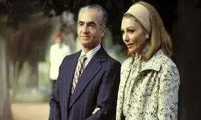 سفر به تاریخ؛ «شاه و فرح» در حال آبگوشت خوردن در چادر عشایر؛ دهه 40