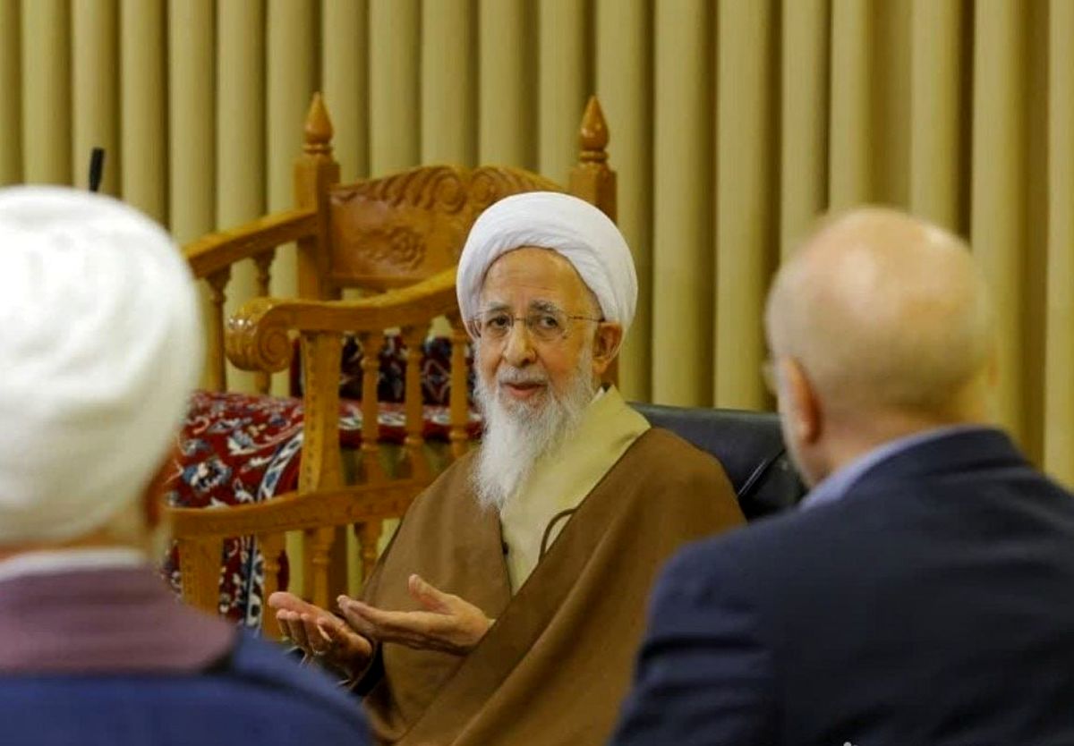 آیت الله جوادی آملی در دیدار قالیباف: با فشار نمیتوان مردم را اداره کرد/ با مردم ایران باید با فهم و درایت برخورد کرد