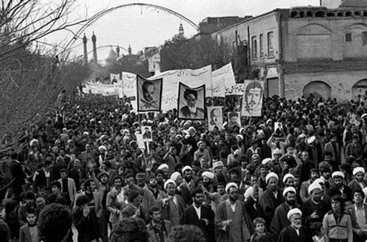 انقلاب اسلامی ایران چگونه به پیروزی رسید؟ 
