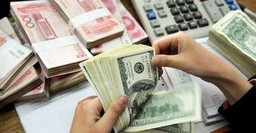 قیمت دلار، یورو و سایر ارزها ۳۰ مردادماه ۱۴۰۴؛  دلار از یک کانال دیگر هم عبور کرد