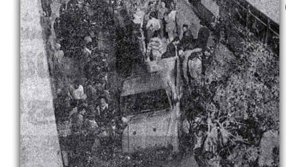 تصادفی هولناک با کشته و زخمی شدن افراد با ورود وانت به صف اتوبوس در تهران
