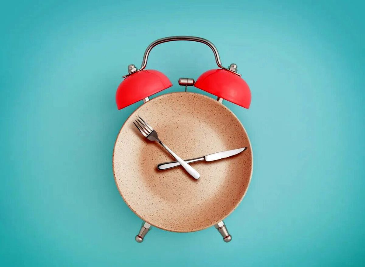 ساده‌ترین راه برای کاهش وزن | در این ساعات غذا بخورید