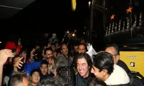 حمله به رامین رضاییان شب قبل از دربی/ ویدئو