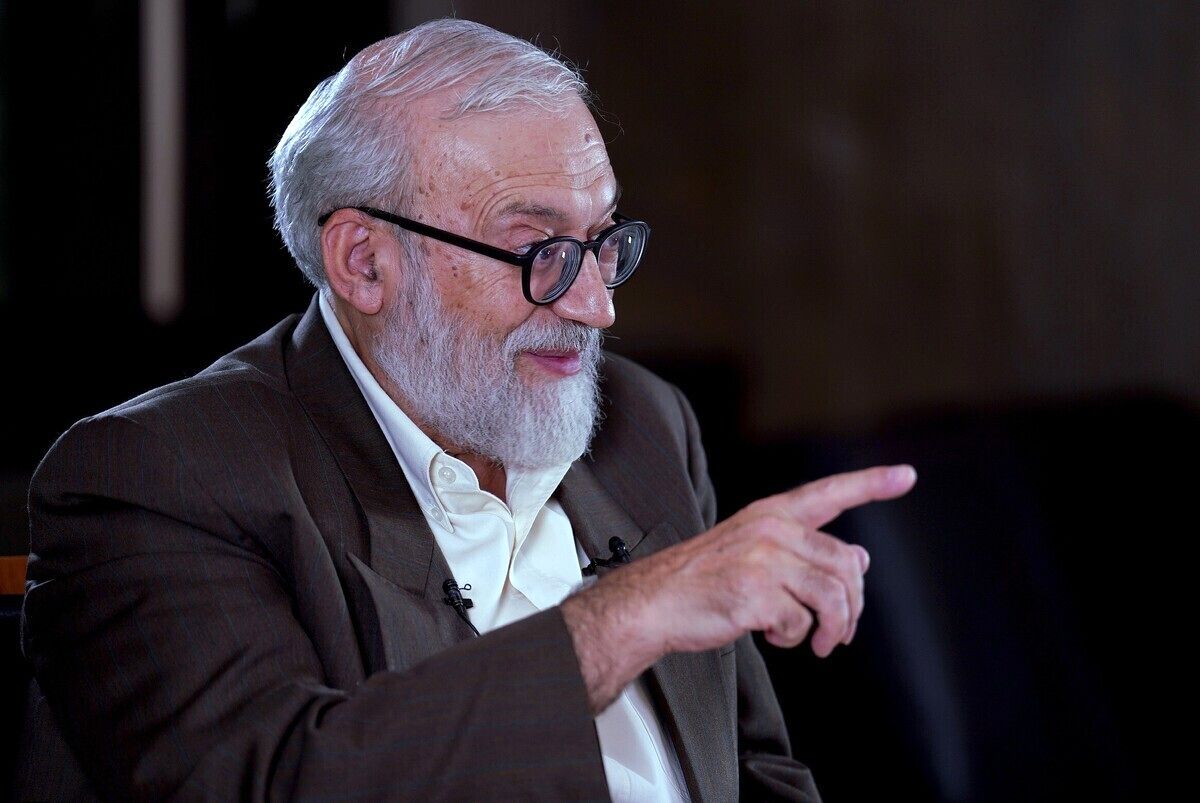 جواد لاریجانی: خیلی از سینه چاکان امروز رفع فیلتر نمیدانستند اینترنت را با کدام (ت) مینویسند/ فضای مجازی آلوده به بازیهای سیاسی شده است/ ترامپ نمیتواند فروش نفت ایران را صفر کند