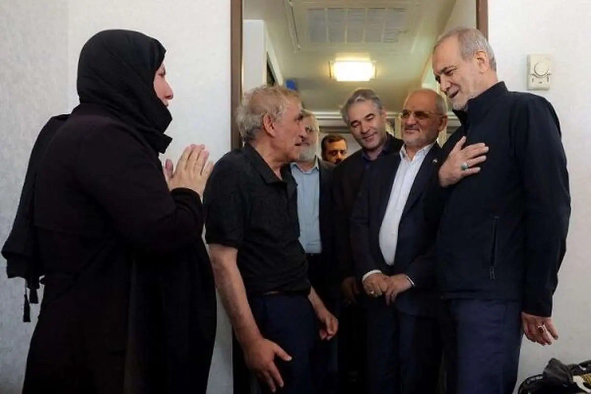 پزشکیان: خانه های آسیب دیده در جنگ را همانطور که بود، میسازیم