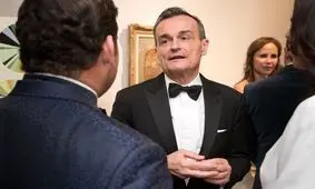 سفیر فرانسه: ترامپ غیرقابل پیش‌بینی و ناآگاه است، مثل لویی چهاردهم!