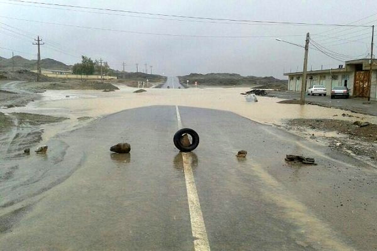 سیلاب یک مسیر در شمال سیستان و بلوچستان را مسدود کرد