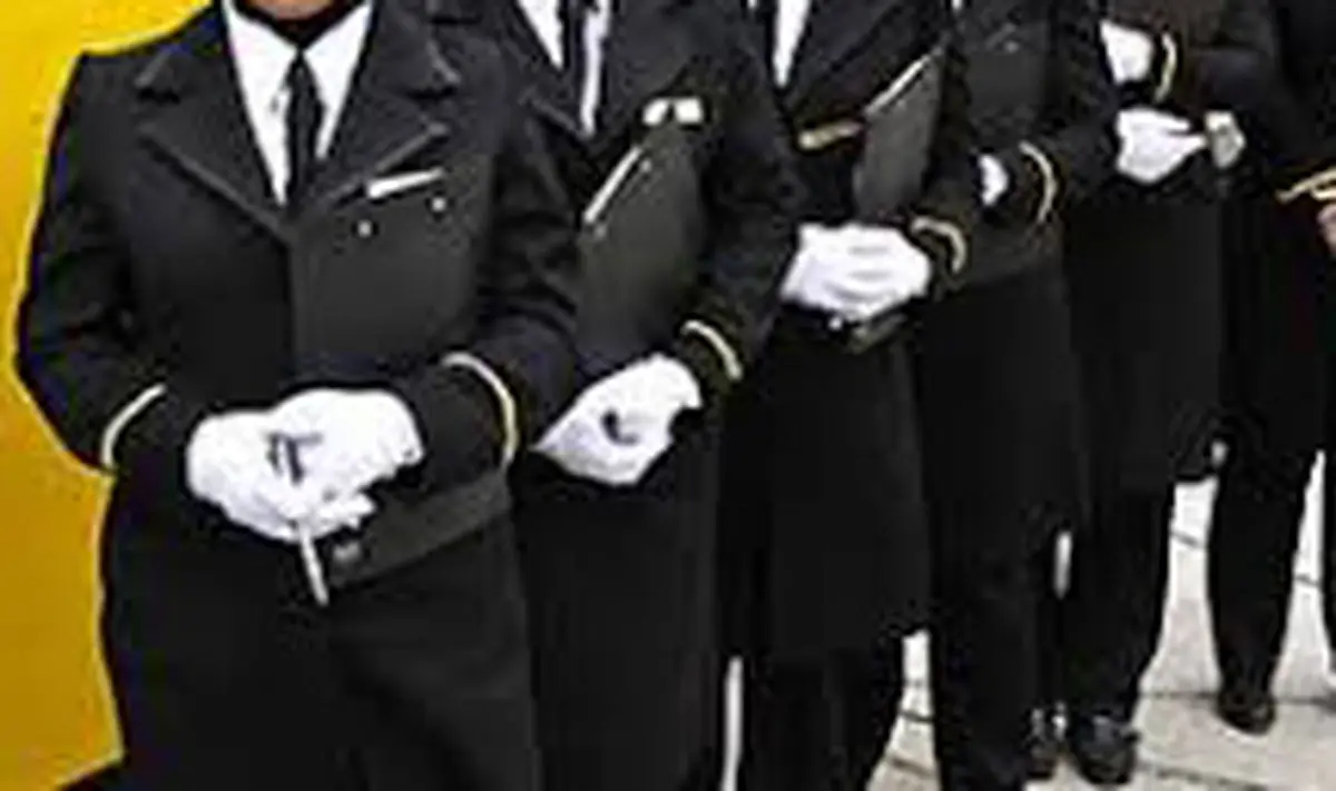 ۶ رازی که حضور مهمانداران در مقابل درب هواپیما را توجیه می‌کند