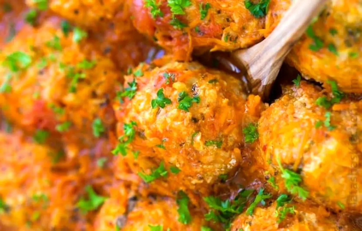 طرز تهیه کوفته کلم با سس مخصوص