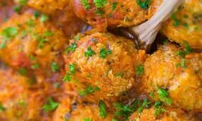 طرز تهیه کوفته کلم با سس مخصوص
