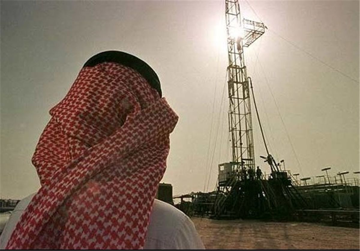 صادرات نفت عربستان ۲۷۷ هزار بشکه در روز کاهش یافت