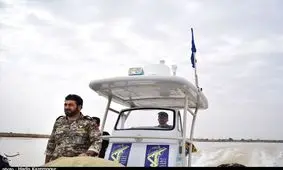 کمک‌رسانی نیروی دریایی سپاه به مردم سیل‌زده در ‌روستاهای ملاثانی‌+تصاویر