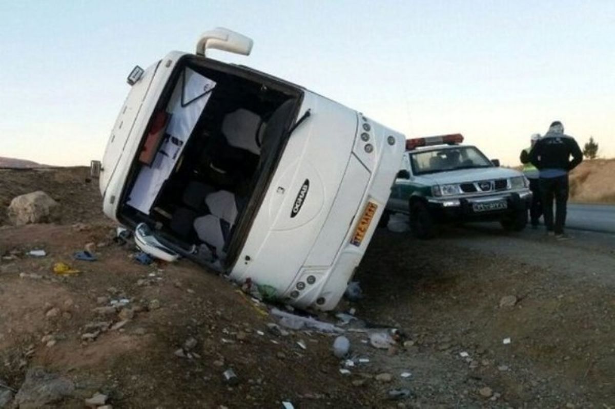 جزئیات واژگونی یک دستگاه اتوبوس بنز در سمنان