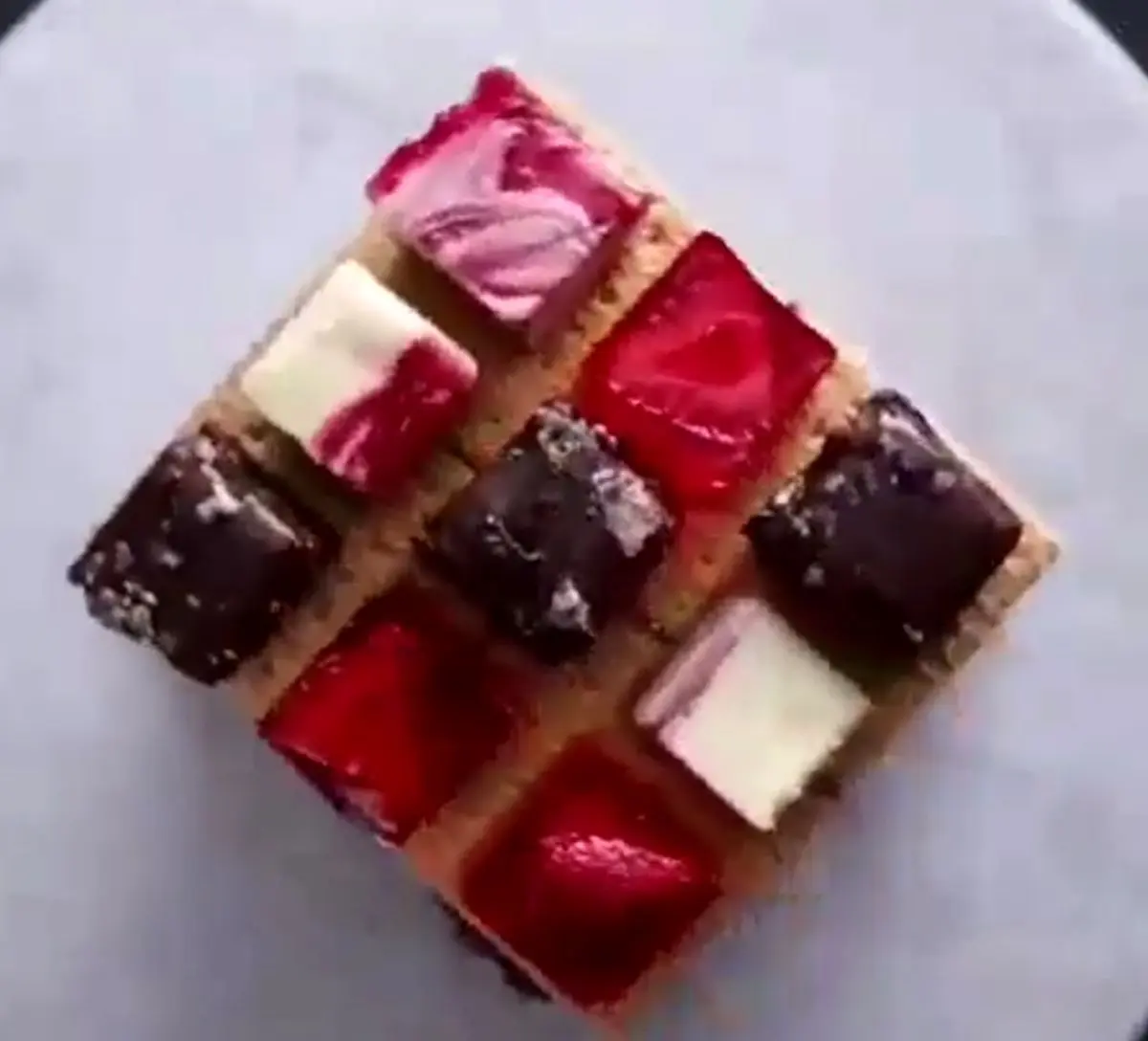 آموزش یک دسر زیبا برای دورهمی های دوستانه