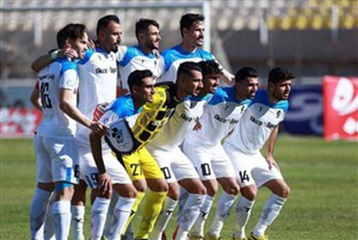 پیکانیها پرواز به تهران را از دست دادند