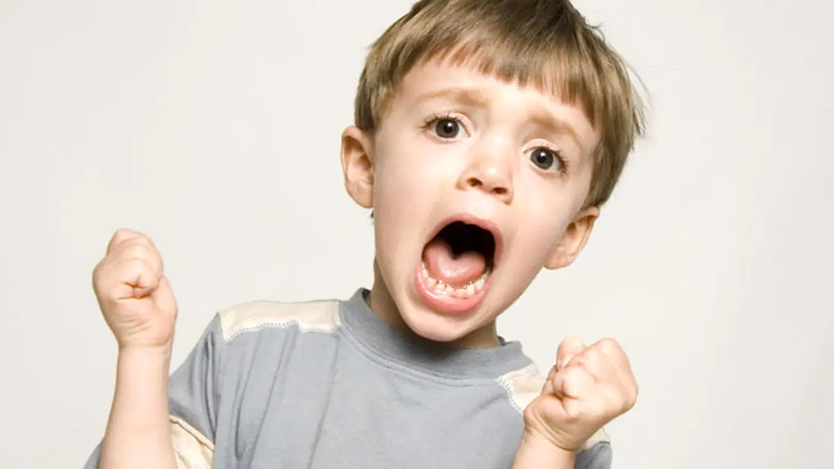 والدین در برخورد با کودکان بهانه‌گیر دقت کنند!