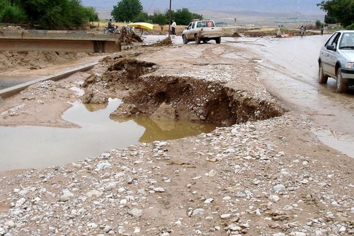آغاز عملیات بازسازی جادههای خوزستان پس از فروکش کردن آب