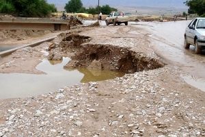 آغاز عملیات بازسازی جاده‌های خوزستان پس از فروکش کردن آب