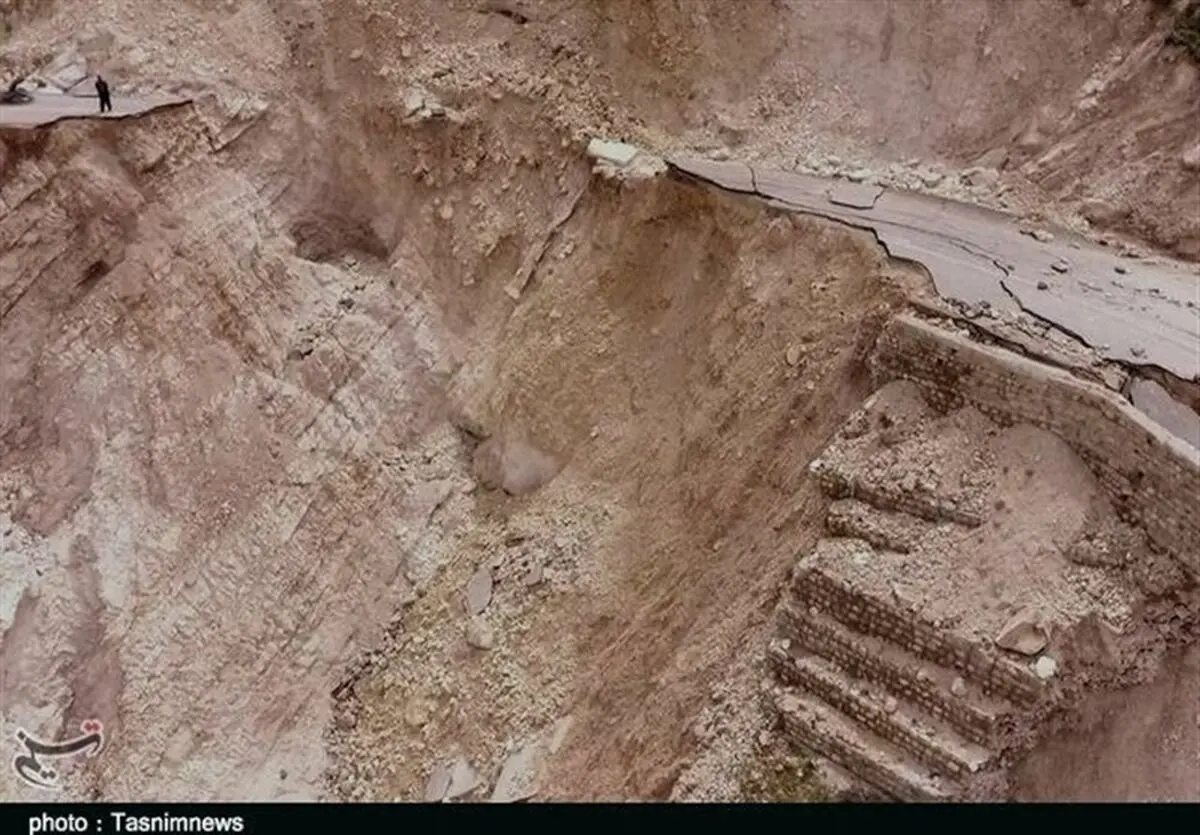 عملیات راهسازی در گردنه «پای‌آستان» کوهدشت آغاز می‌شود