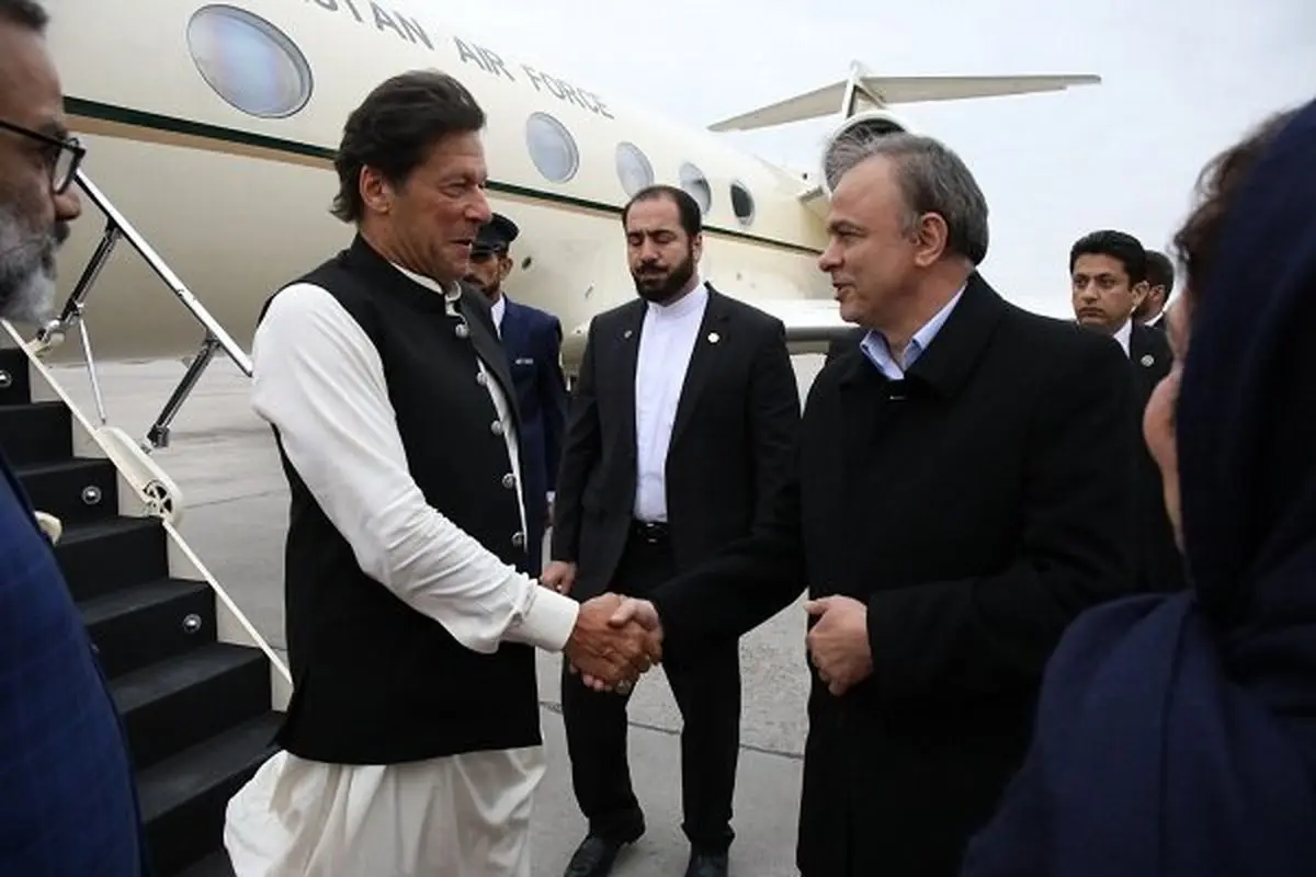 نخست وزیر پاکستان وارد مشهد شد