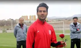 دلجویی هواداران تراکتورسازی از شجاعی و دژاگه با دسته گل