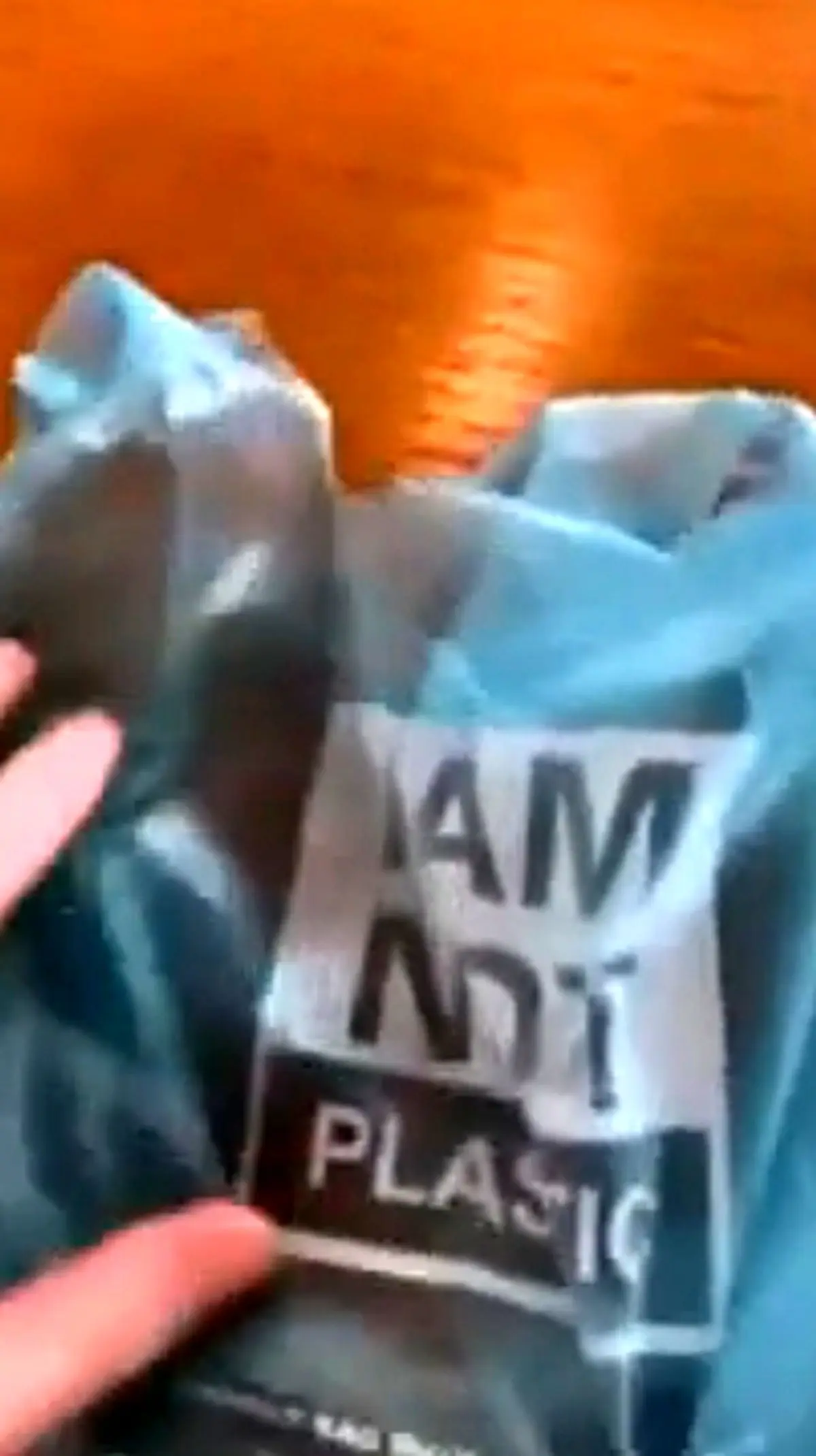 من پلاستیک نیستم!!