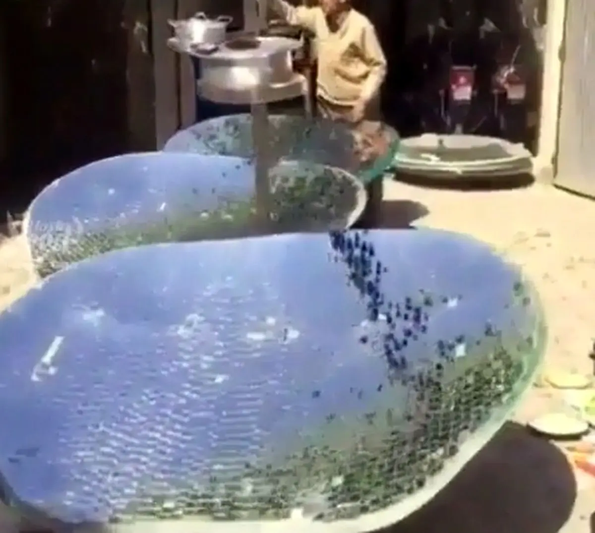 پخت غذا با گرمای خورشید