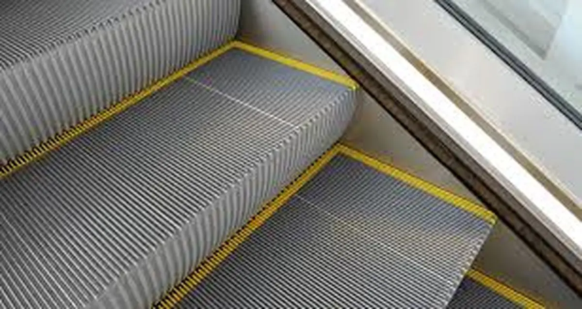 پله برقی ای که 10 سال است زنی را در کانادا اسیر خود کرده است!