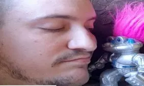 ازدواج مرد آمریکایی با عروسک رباتی +تصاویر