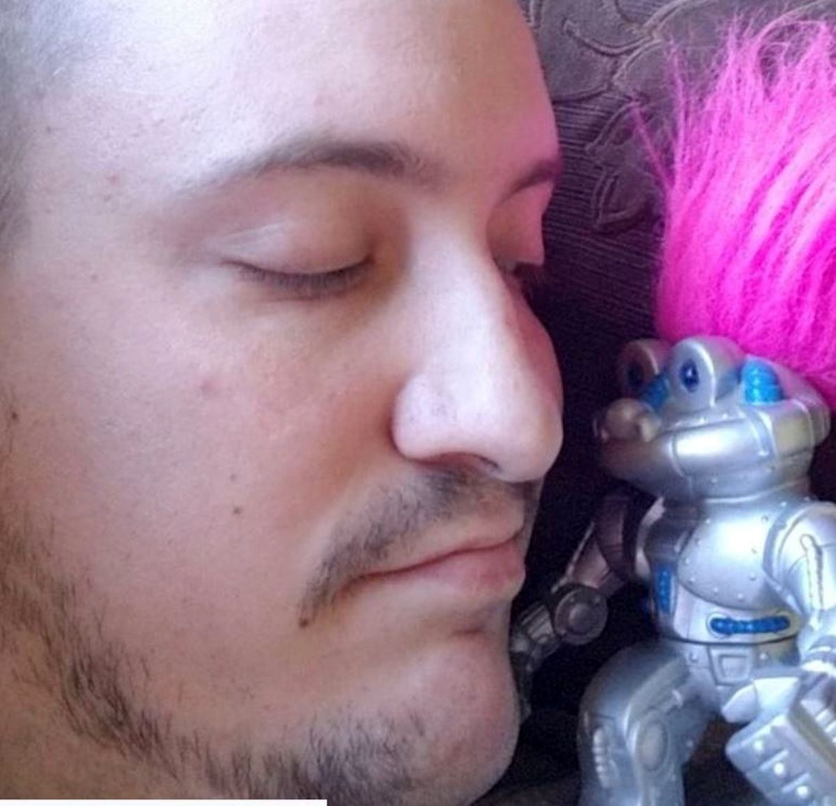 ازدواج مرد آمریکایی با عروسک رباتی +تصاویر