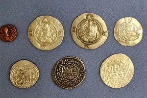 ۲۰ سکه عتیقه و باستانی در بانه کشف شد