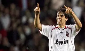 گل رویایی کاکا به منچستریونایتد در سال ۲۰۰۷