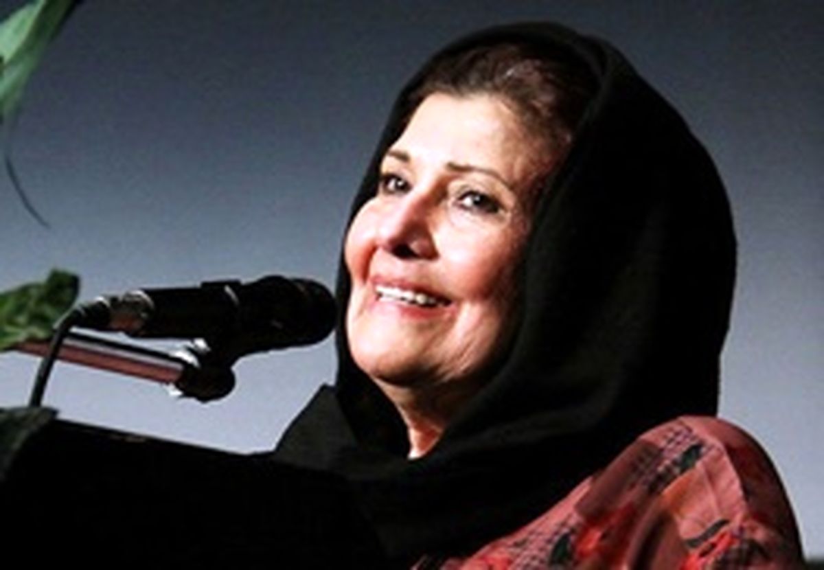 یک کارگردان تئاتر: انسانها در نمایشدرمانی از تمام بغضها و کینههایشان تخلیه میشوند