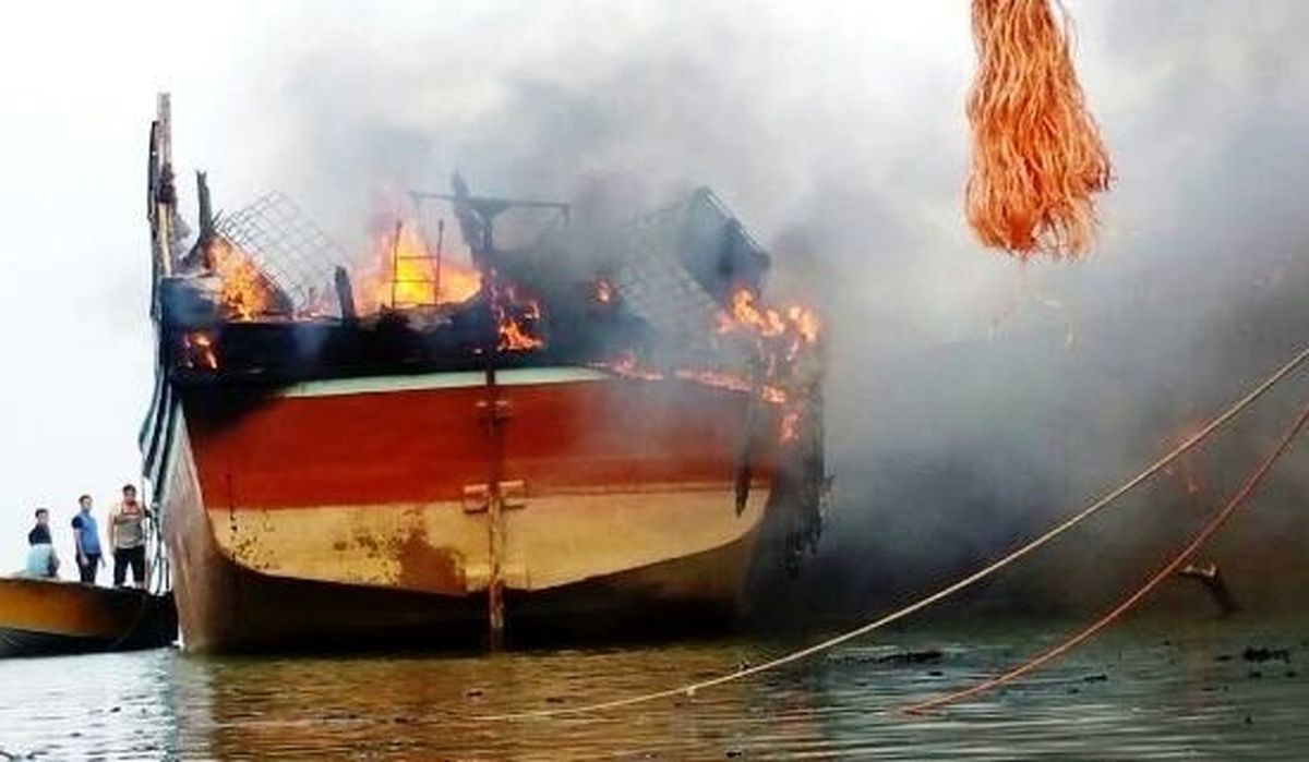 4 مصدوم در حادثه حریق لنج ماهیگیری در بابلسر