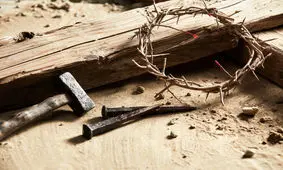 به صلیب کشیده شدن و تازیانه خوردن کاتولیک های متعصب فیلیپینی در «آدینه مقدس»